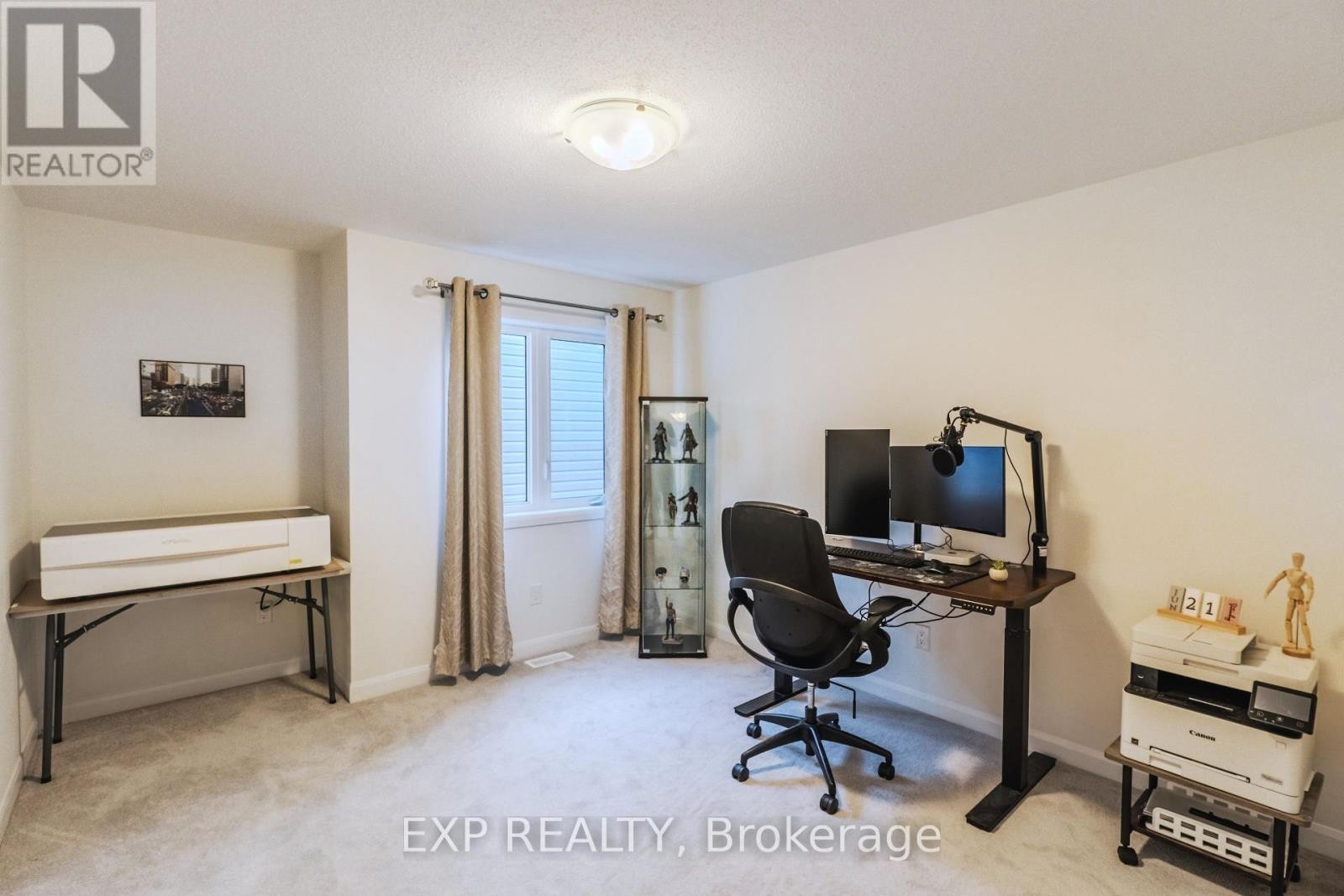












818 CAPPAMORE DRIVE

,
Ottawa,




Ontario
K2J6V6

