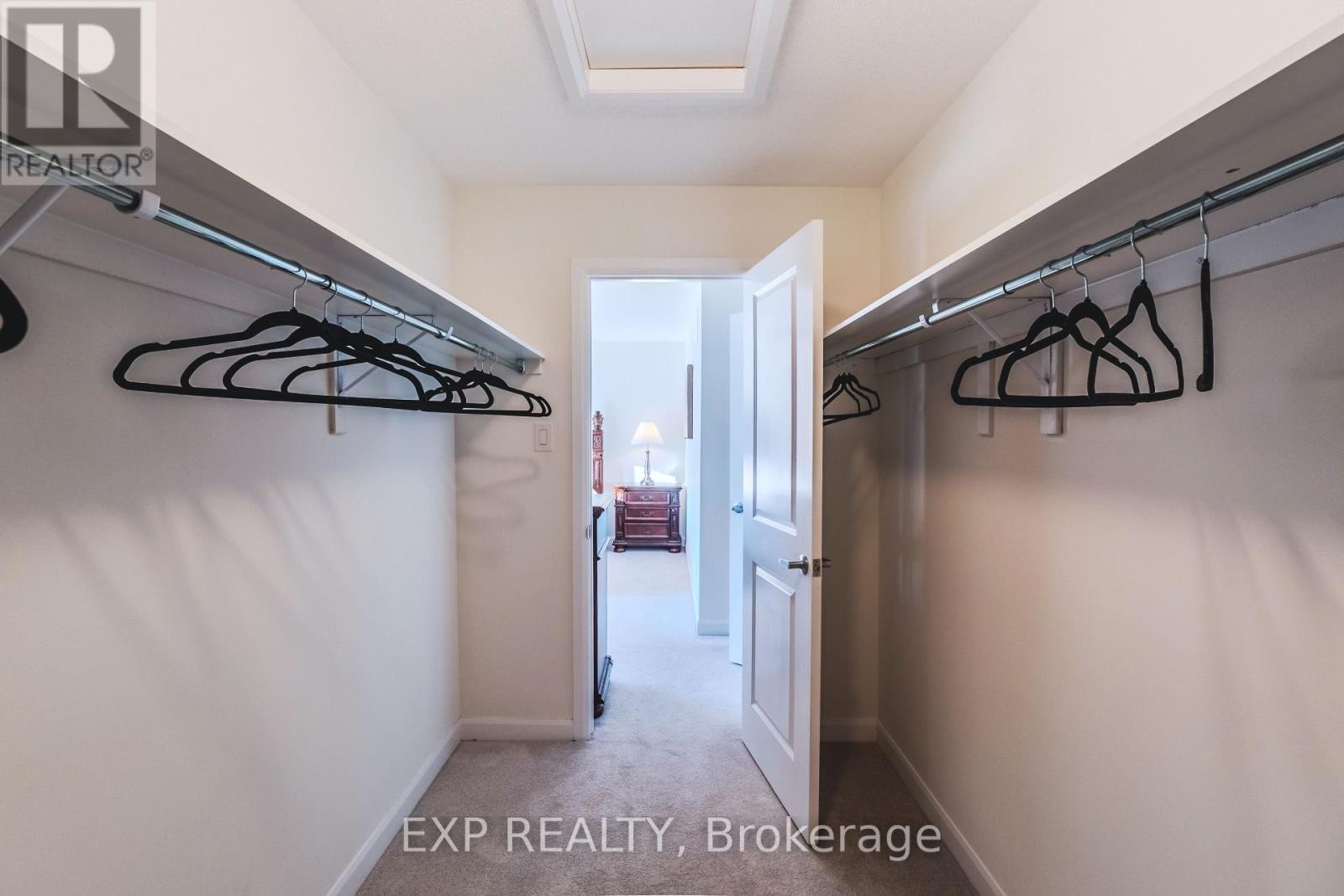 












818 CAPPAMORE DRIVE

,
Ottawa,




Ontario
K2J6V6

