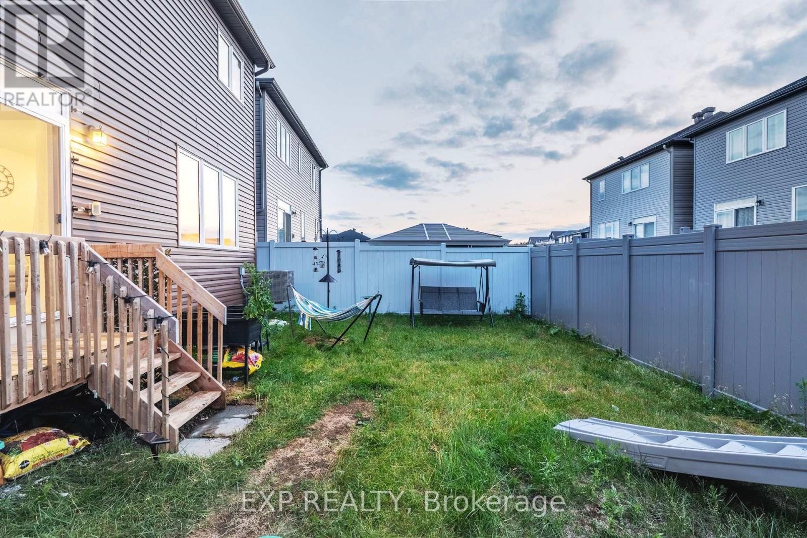 












818 CAPPAMORE DRIVE

,
Ottawa,




Ontario
K2J6V6

