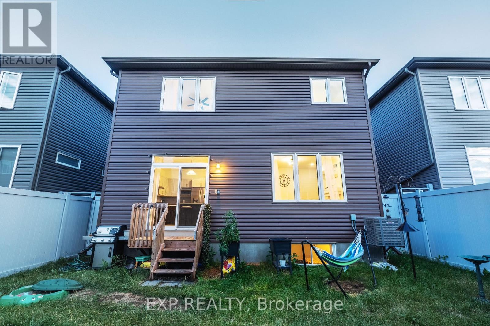 












818 CAPPAMORE DRIVE

,
Ottawa,




Ontario
K2J6V6

