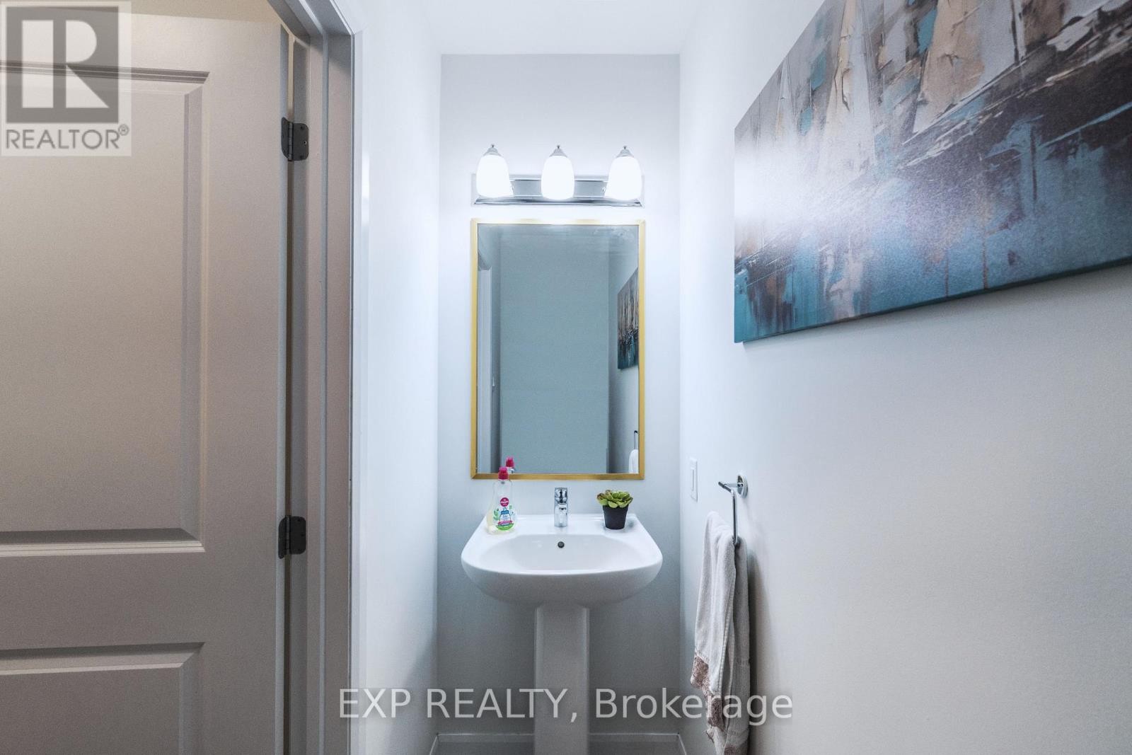 












818 CAPPAMORE DRIVE

,
Ottawa,




Ontario
K2J6V6

