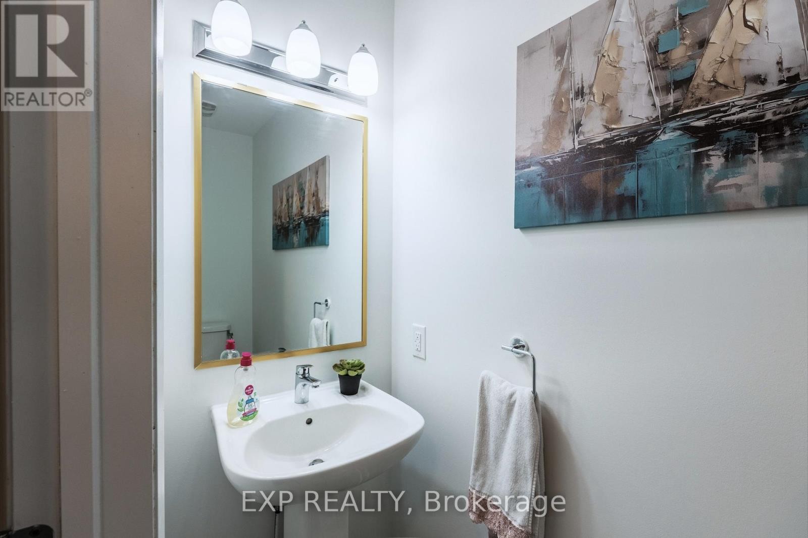 












818 CAPPAMORE DRIVE

,
Ottawa,




Ontario
K2J6V6

