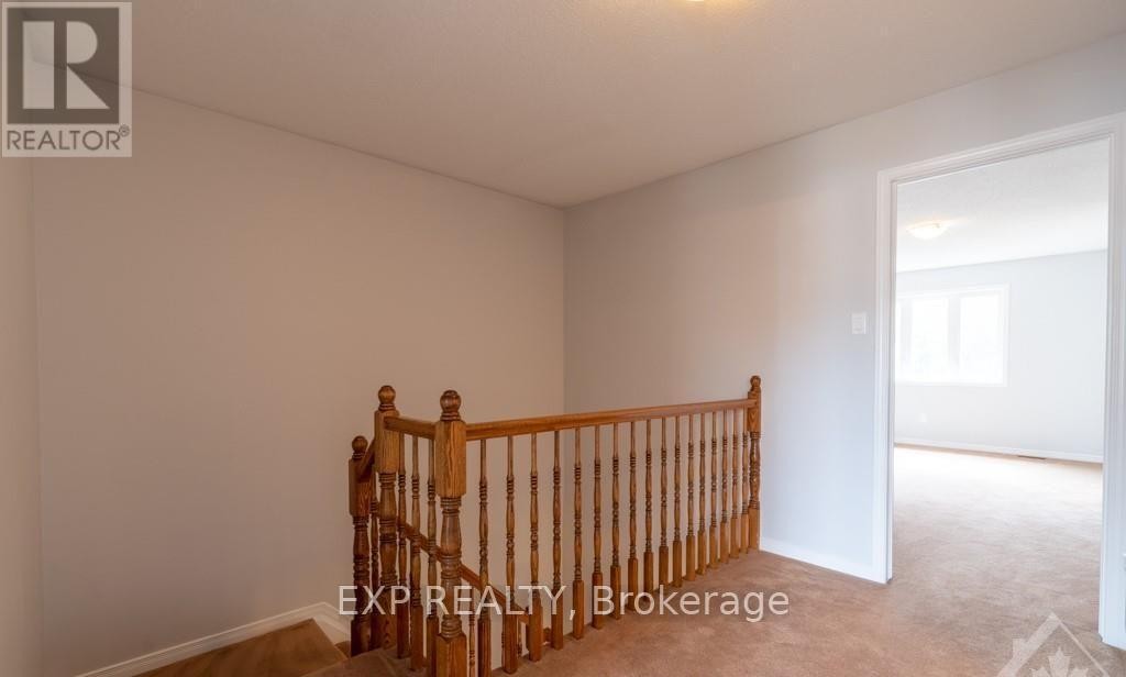 












282 MACOUN CIRCLE

,
Ottawa,




Ontario
K1T0H9

