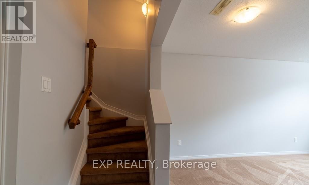












282 MACOUN CIRCLE

,
Ottawa,




Ontario
K1T0H9

