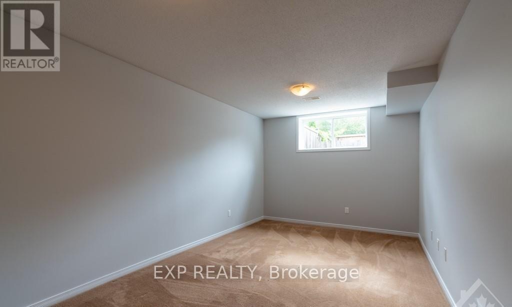 












282 MACOUN CIRCLE

,
Ottawa,




Ontario
K1T0H9

