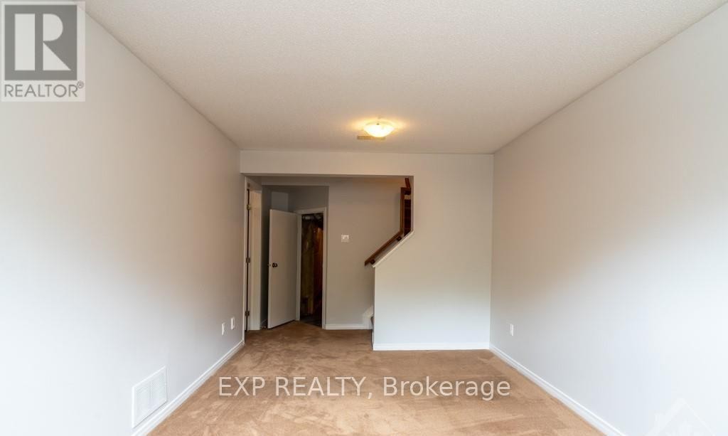 












282 MACOUN CIRCLE

,
Ottawa,




Ontario
K1T0H9

