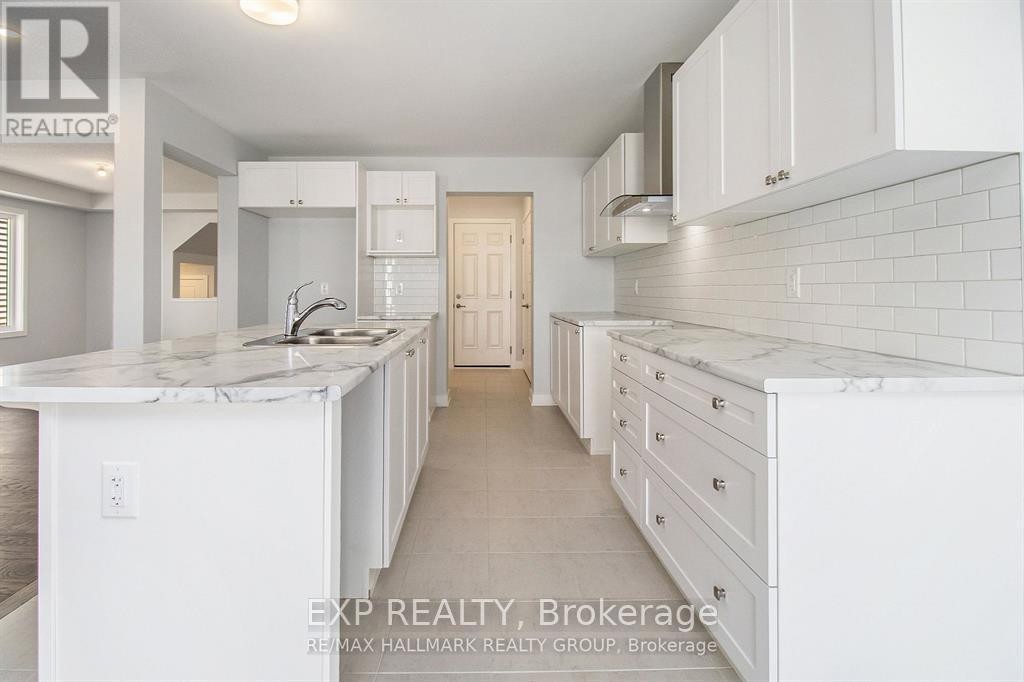 












1027 SHOWMAN STREET

,
Ottawa,




Ontario
K0A2Z0

