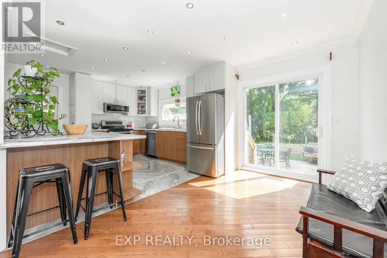 












1807 OLD SECOND LINE ROAD

,
Ottawa,




Ontario
K2K1X7

