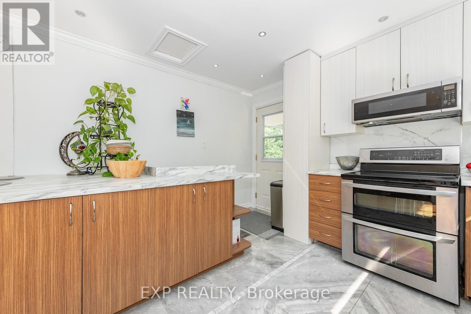 












1807 OLD SECOND LINE ROAD

,
Ottawa,




Ontario
K2K1X7

