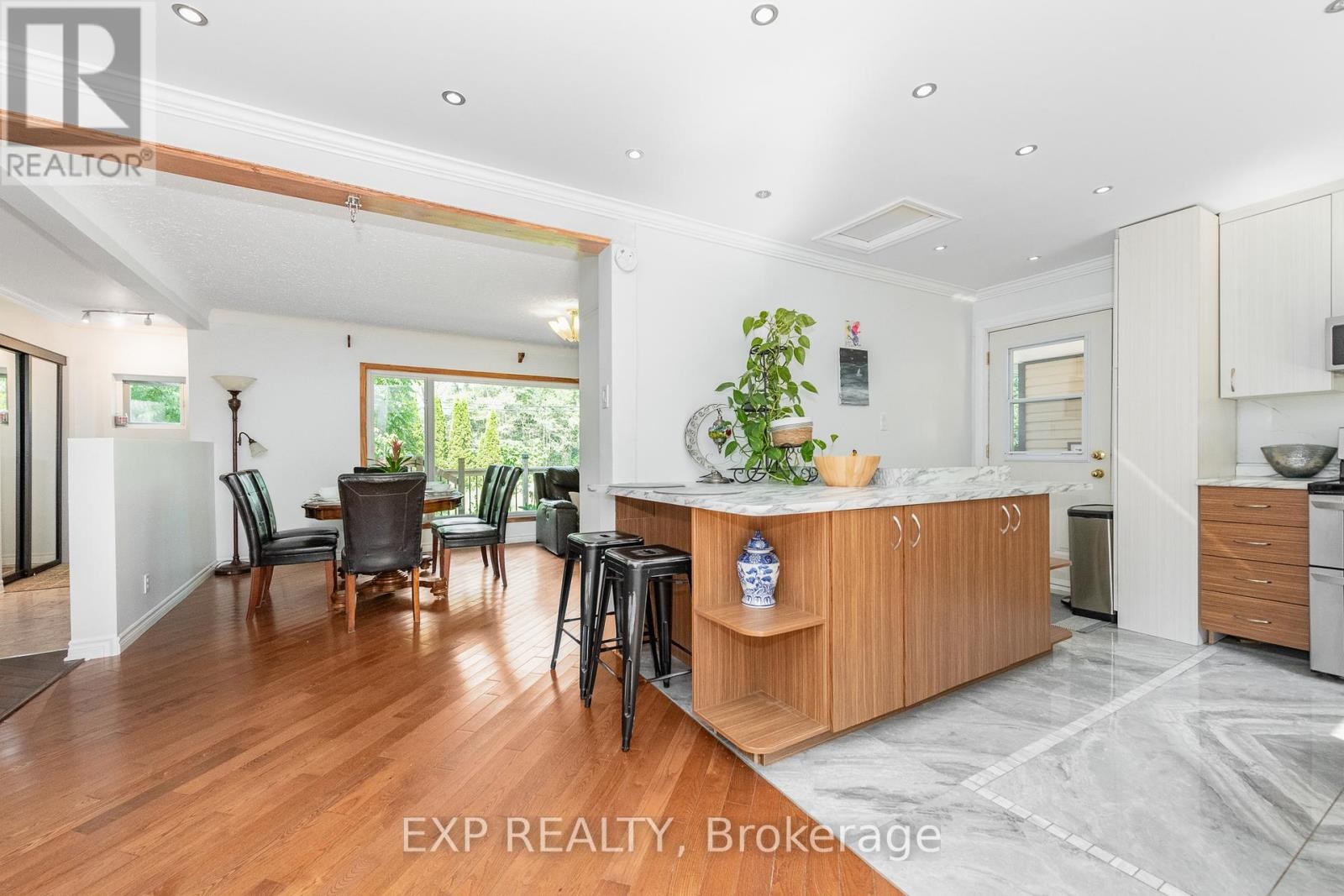 












1807 OLD SECOND LINE ROAD

,
Ottawa,




Ontario
K2K1X7

