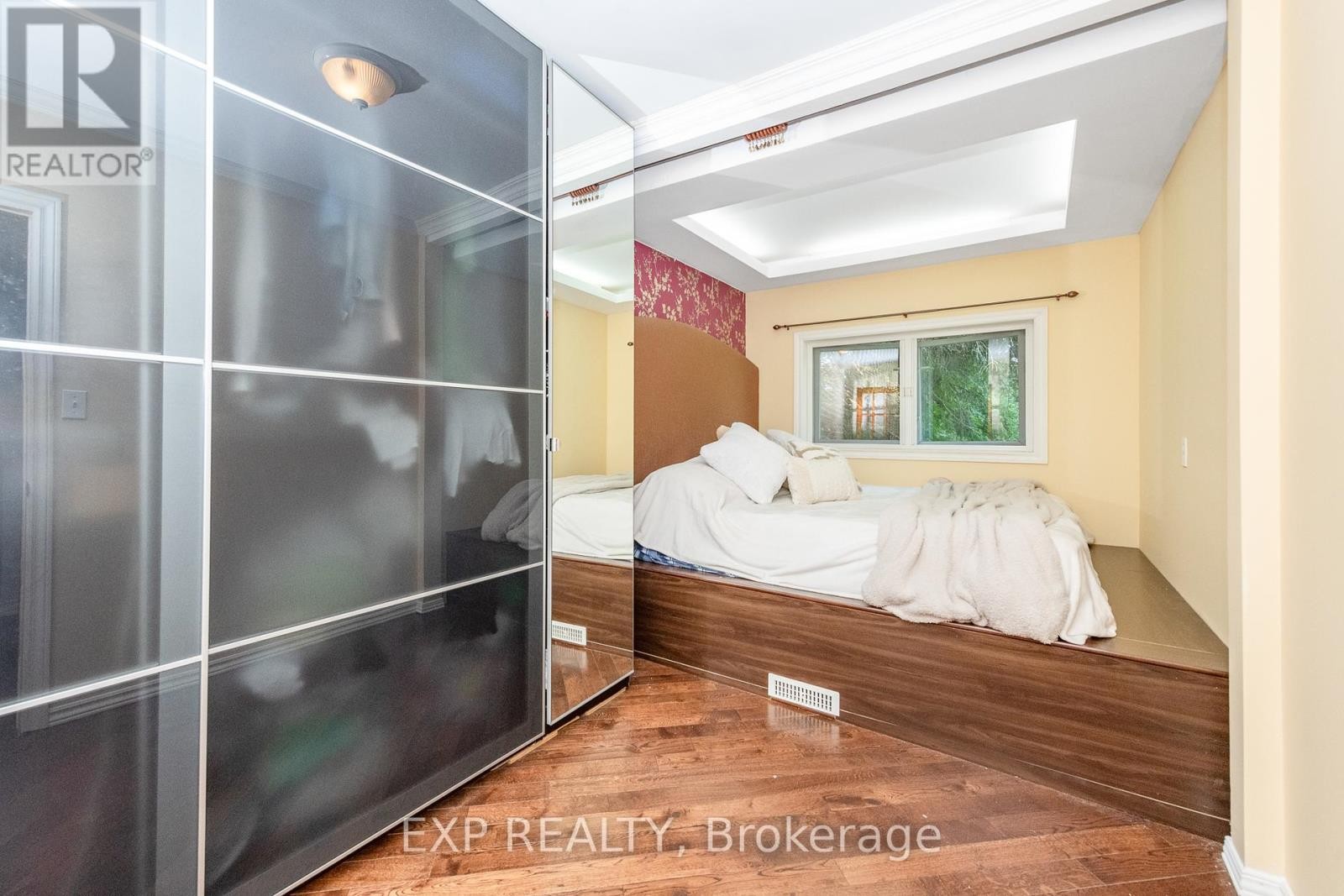 












1807 OLD SECOND LINE ROAD

,
Ottawa,




Ontario
K2K1X7

