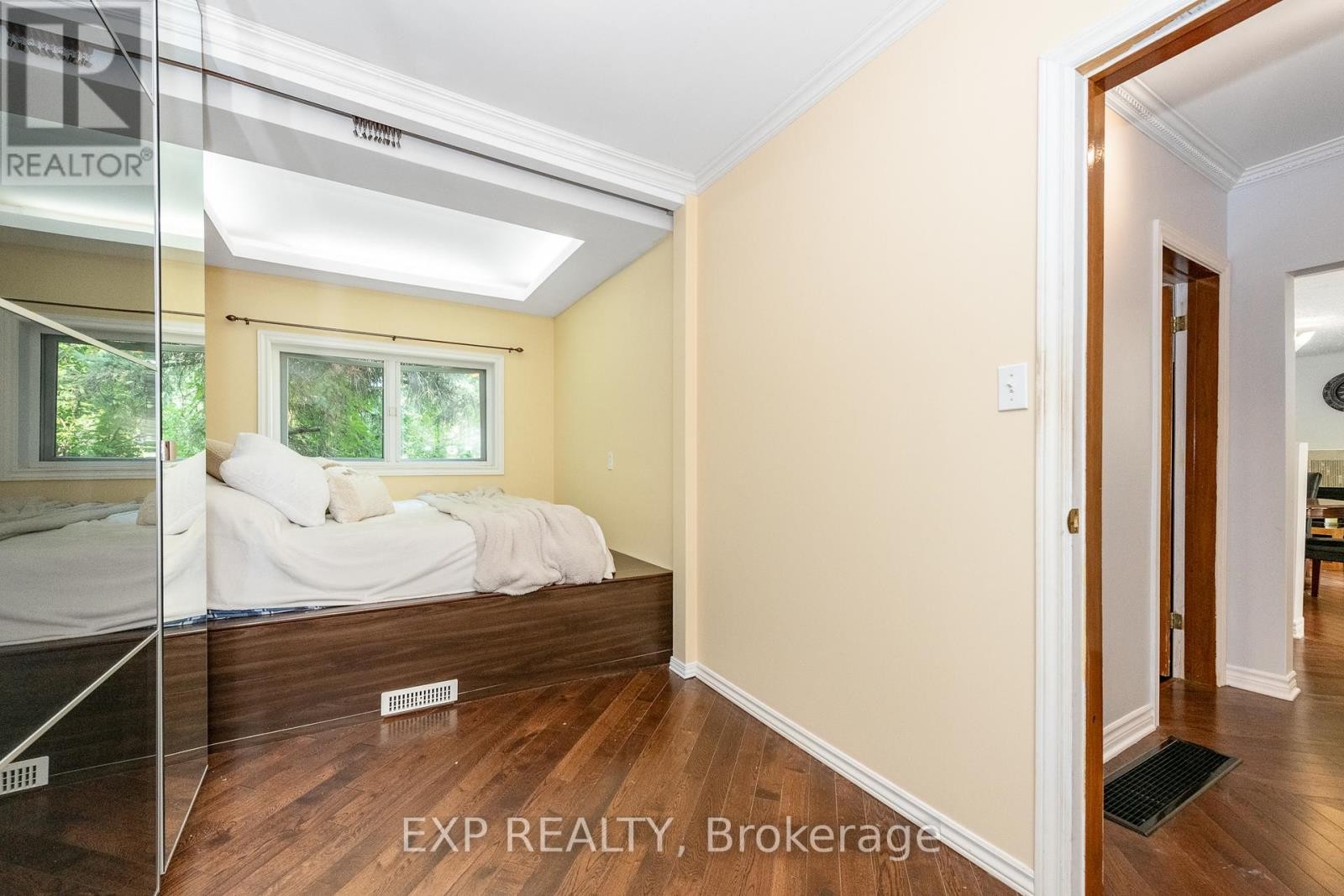 












1807 OLD SECOND LINE ROAD

,
Ottawa,




Ontario
K2K1X7

