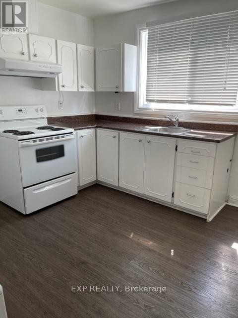 












UNIT #2 - 96 ONTARIO STREET

,
Ottawa,




Ontario
K1K1K9

