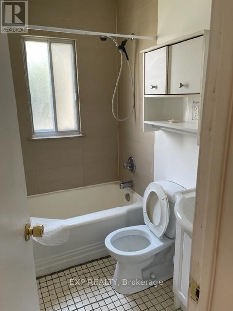 












UNIT #2 - 96 ONTARIO STREET

,
Ottawa,




Ontario
K1K1K9

