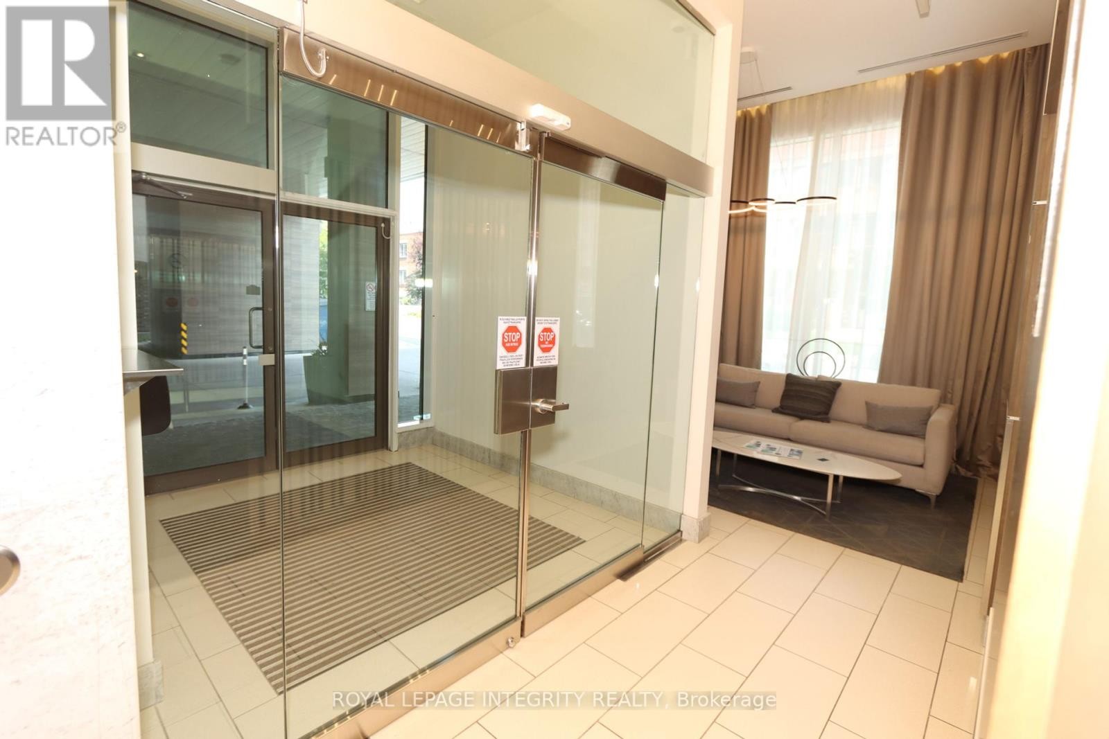












318 - 411 MACKAY STREET

,
Ottawa,




Ontario
K1M2C5

