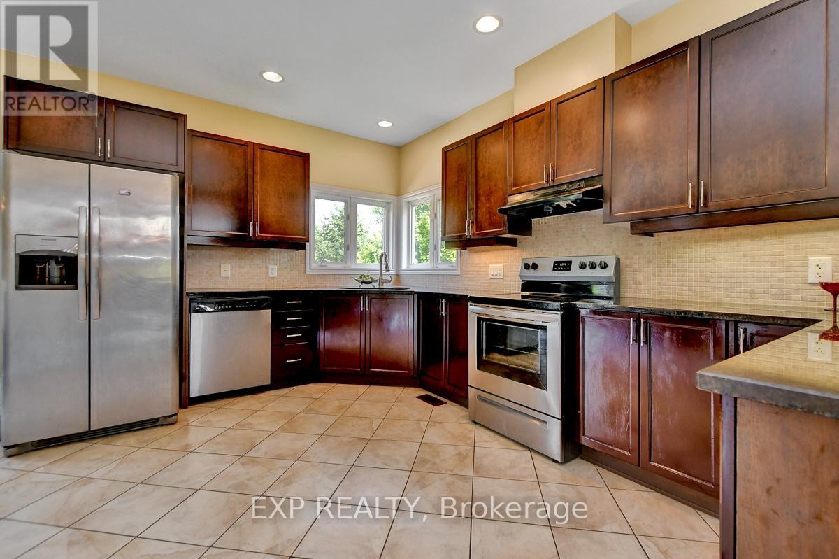 












135 RIVERSEDGE CRESCENT

,
Ottawa,




Ontario
K1V0Z8

