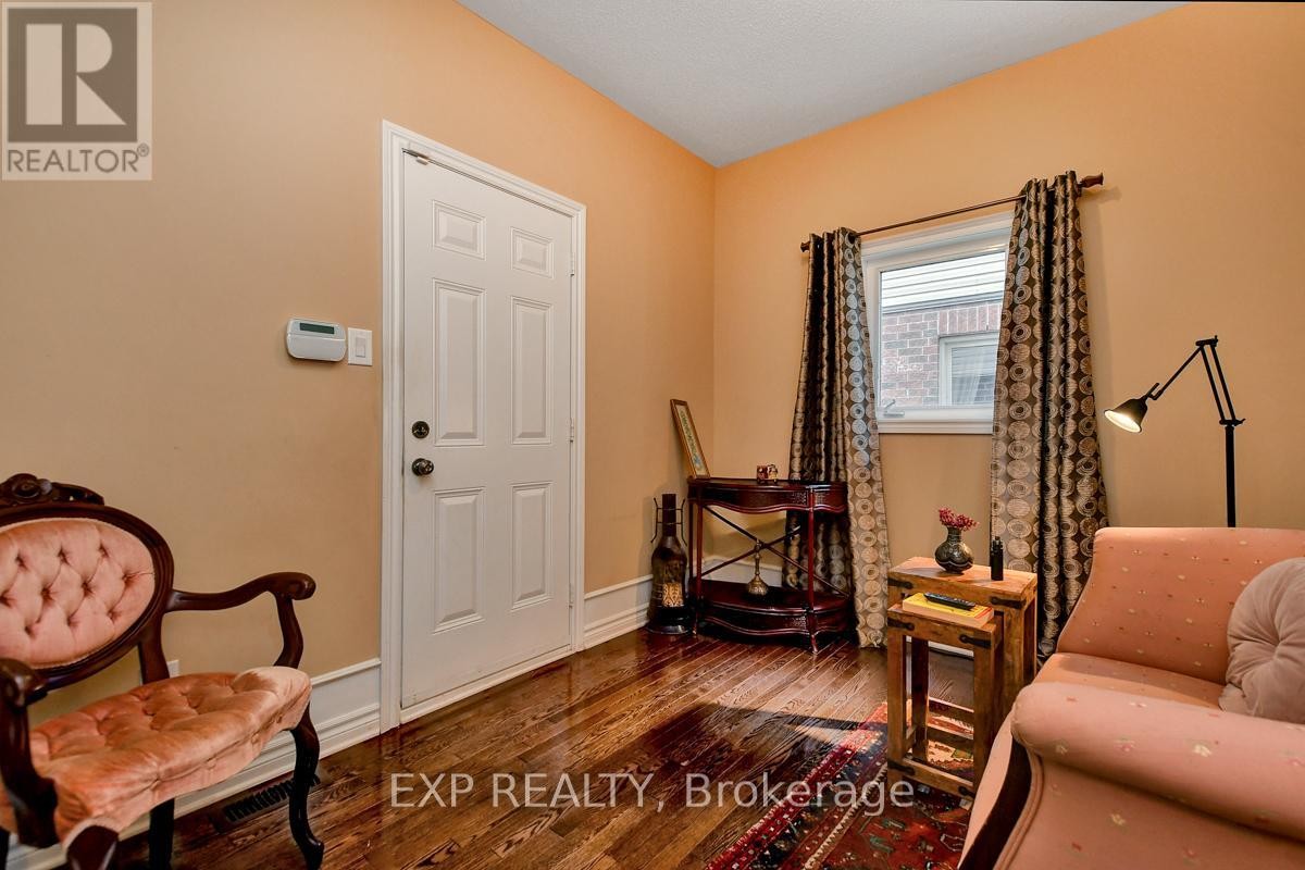 












135 RIVERSEDGE CRESCENT

,
Ottawa,




Ontario
K1V0Z8

