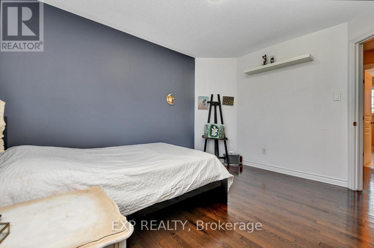 












135 RIVERSEDGE CRESCENT

,
Ottawa,




Ontario
K1V0Z8

