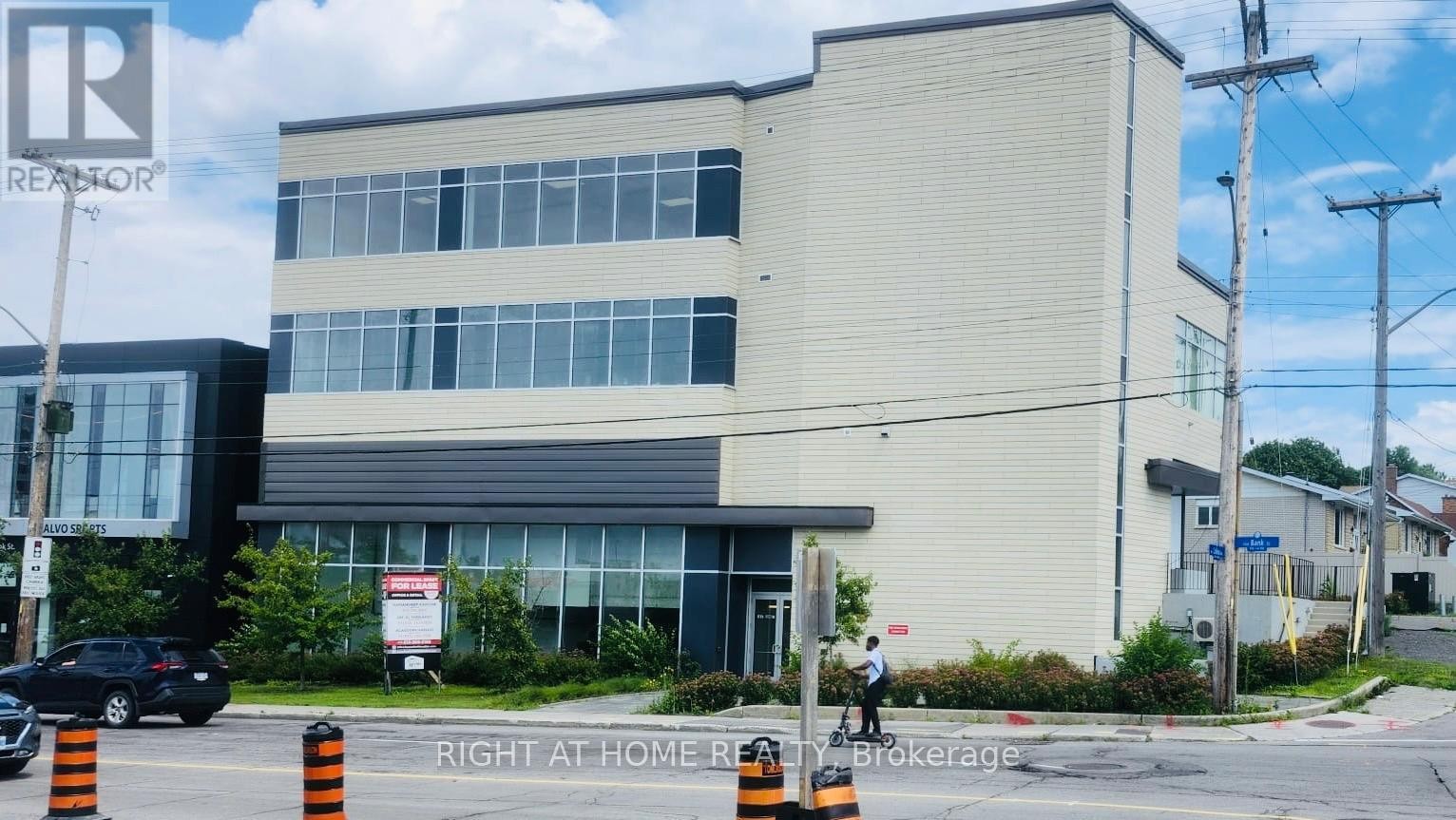 












101 - 1637 BANK STREET

,
Ottawa,




Ontario
K1V7Y9

