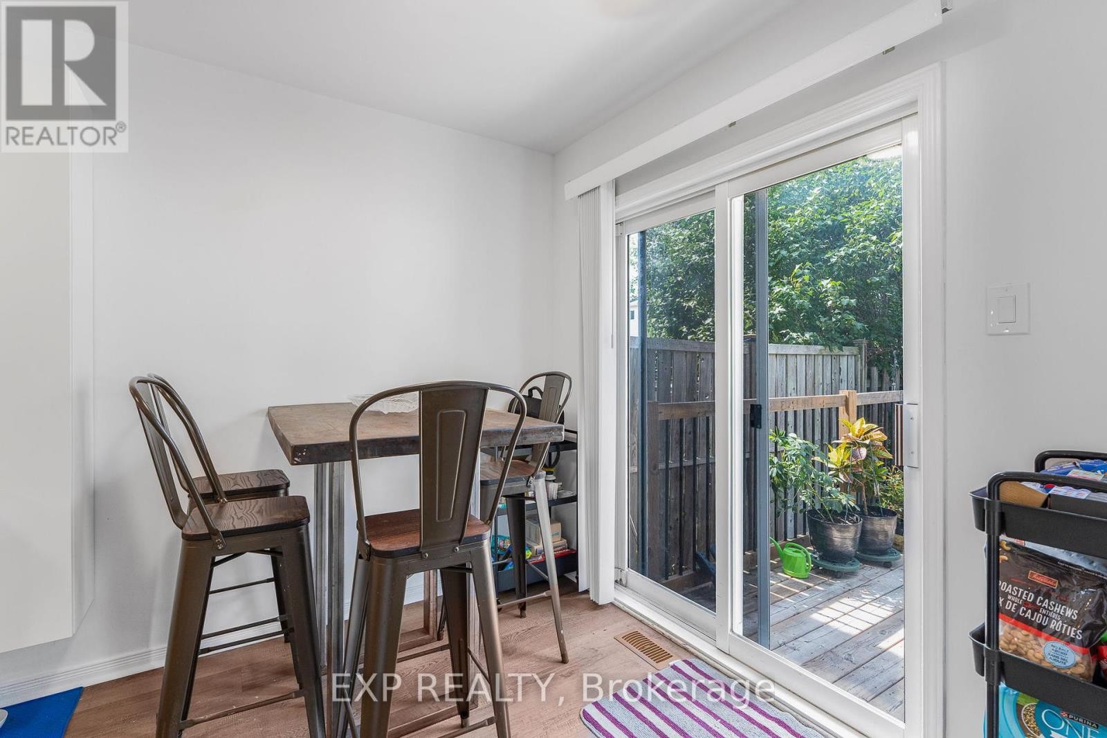 












44 TOBERMORY CRESCENT

,
Ottawa,




Ontario
K2K3M4

