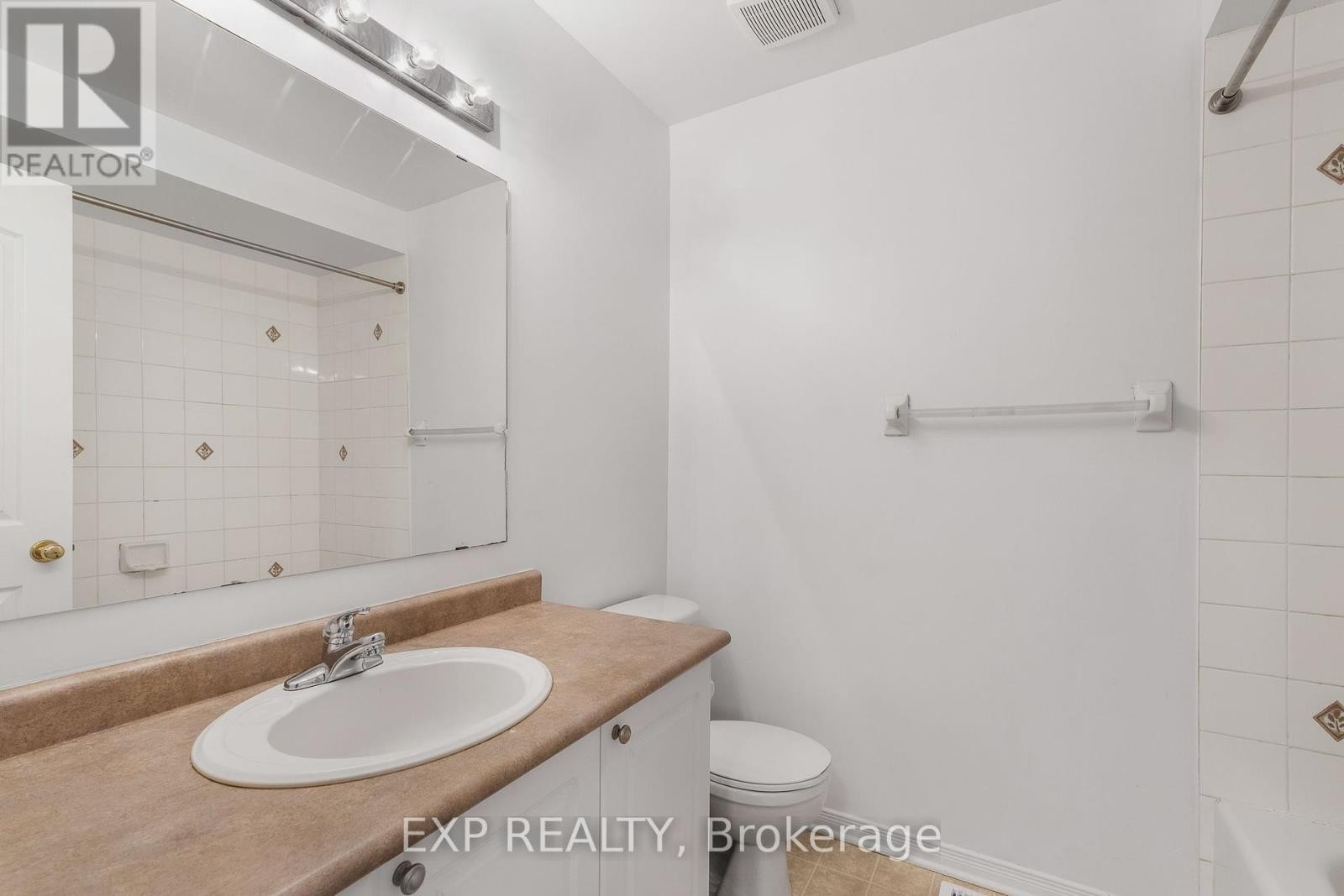 












44 TOBERMORY CRESCENT

,
Ottawa,




Ontario
K2K3M4

