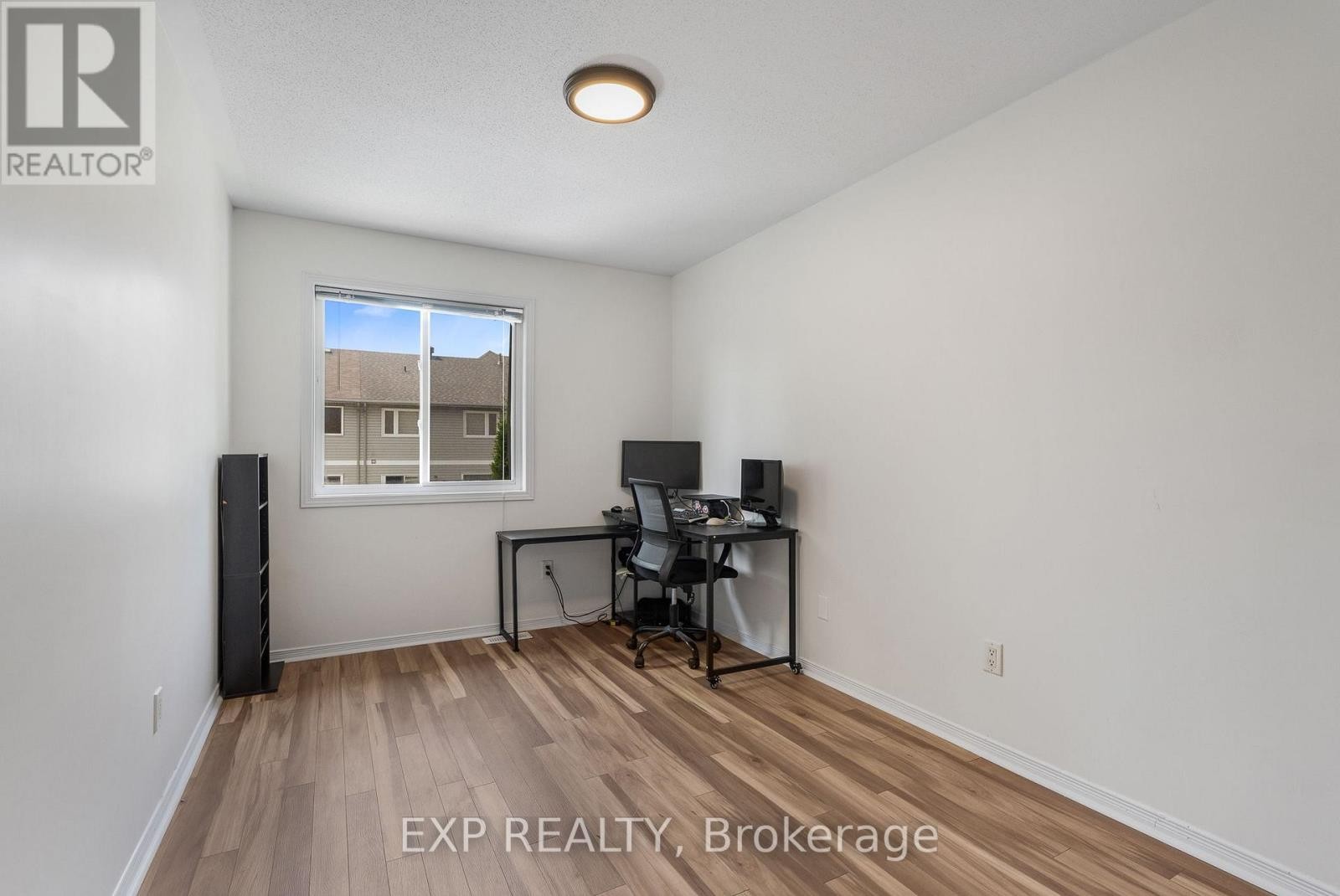 












44 TOBERMORY CRESCENT

,
Ottawa,




Ontario
K2K3M4

