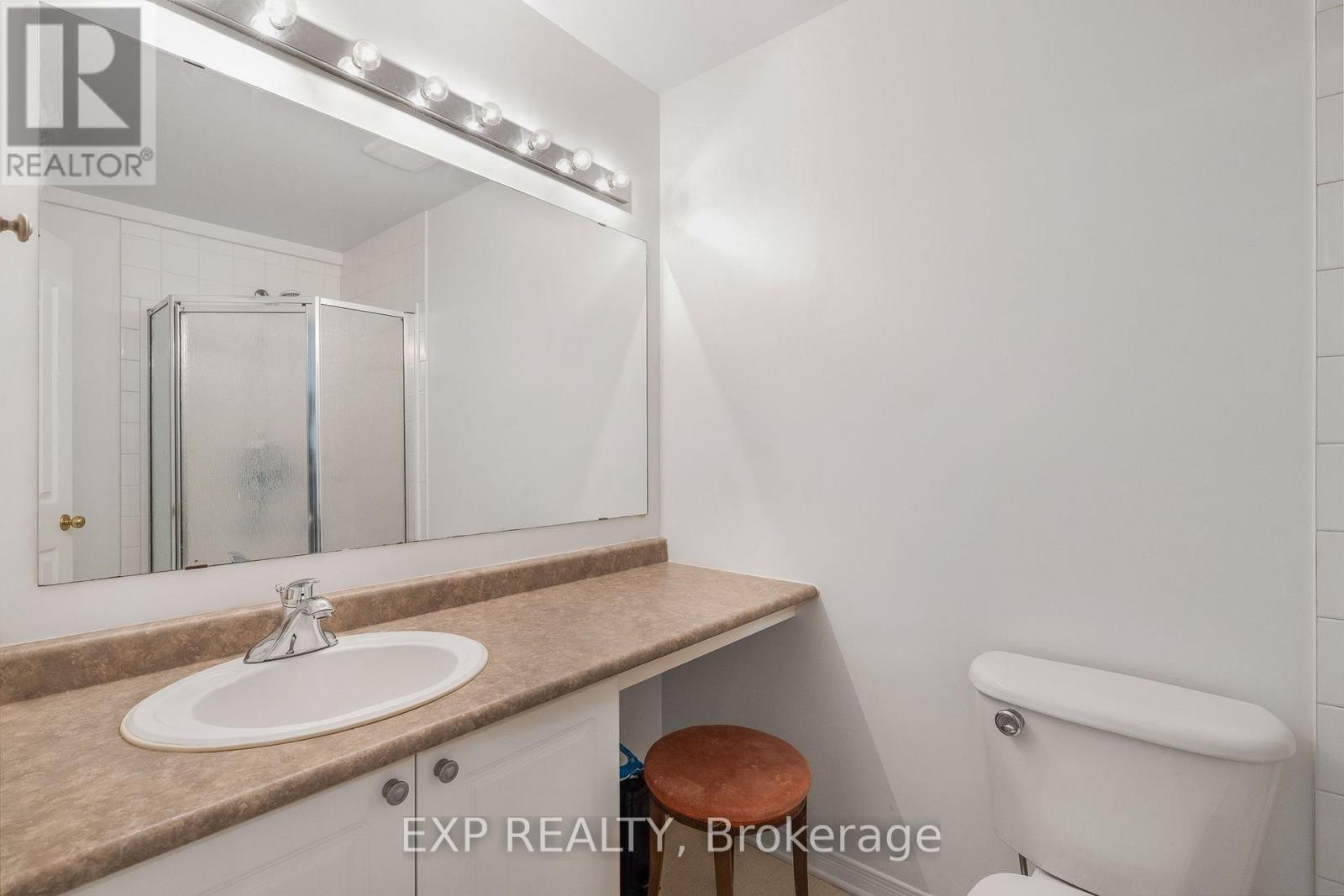 












44 TOBERMORY CRESCENT

,
Ottawa,




Ontario
K2K3M4

