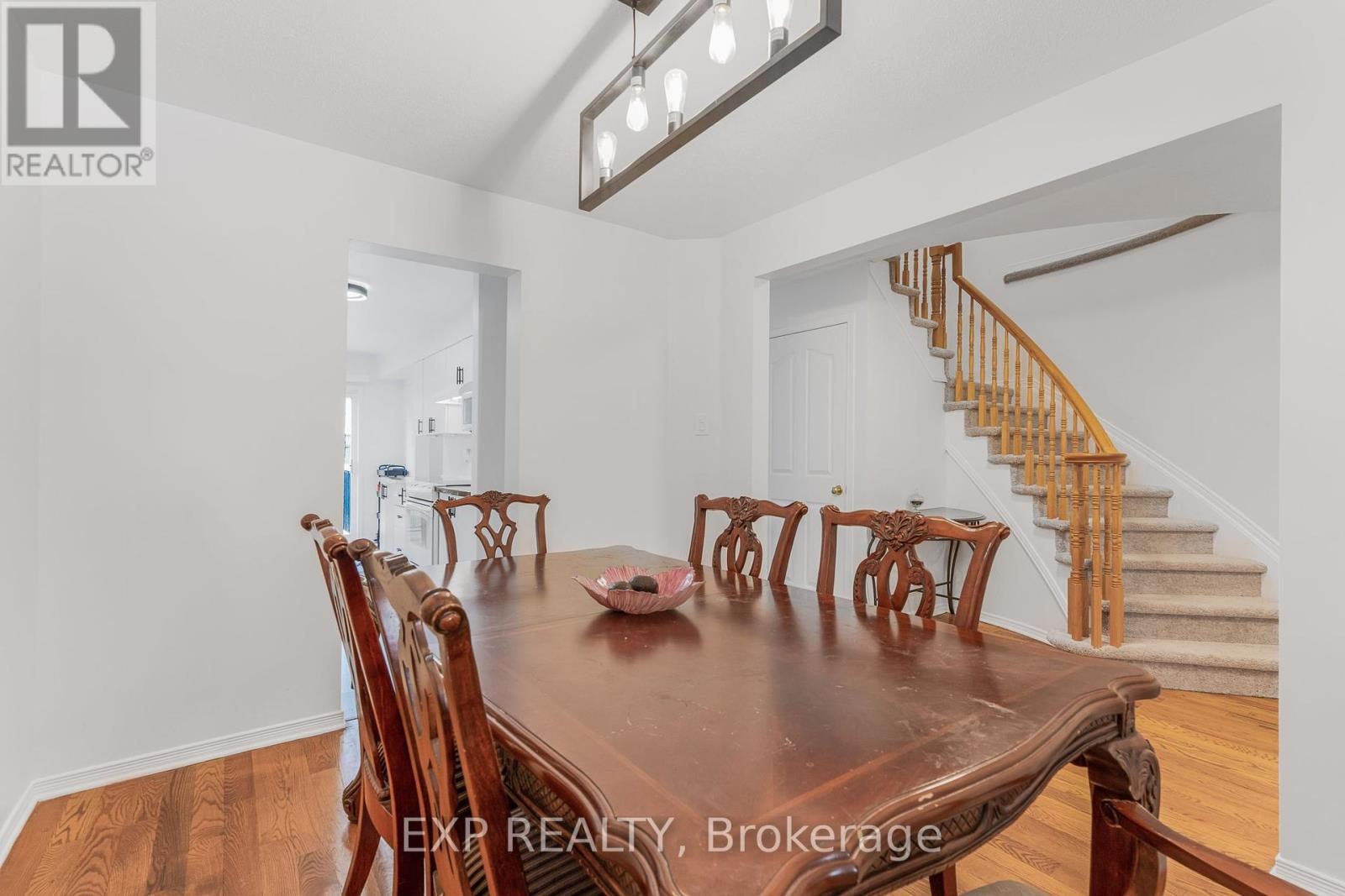 












44 TOBERMORY CRESCENT

,
Ottawa,




Ontario
K2K3M4

