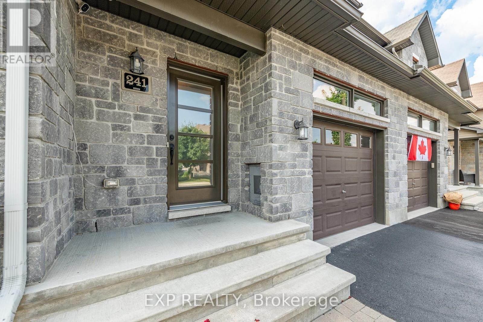 












241 KING STREET

,
Carleton Place,




Ontario
K7C1G3

