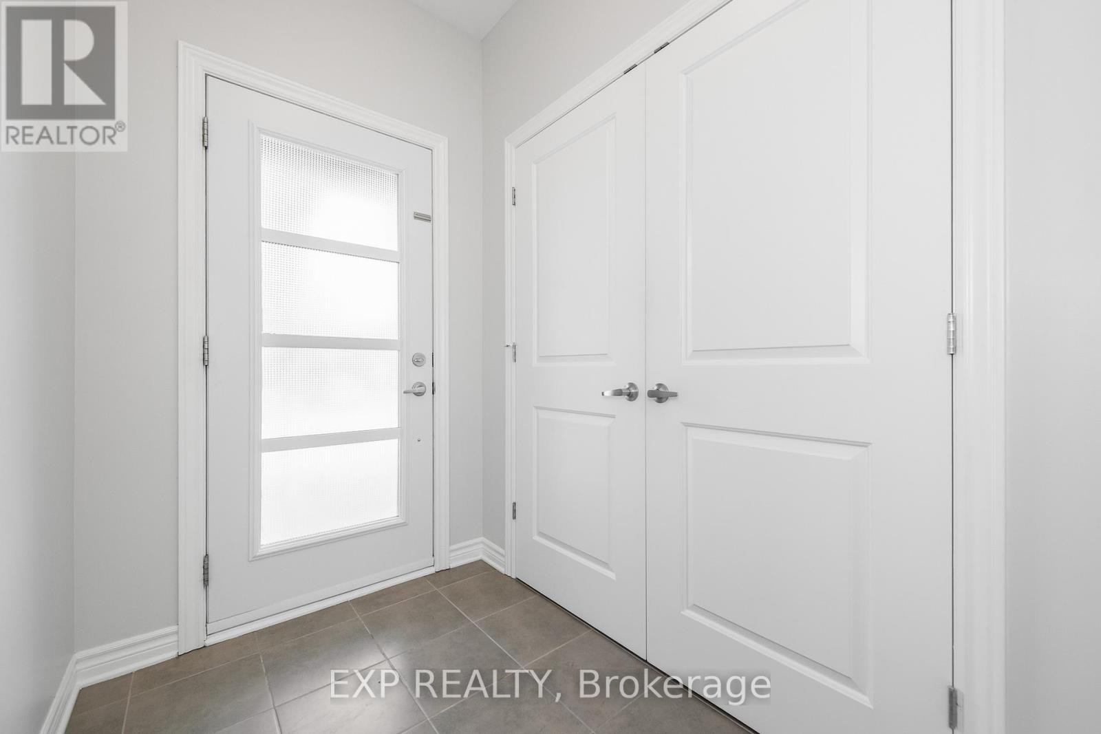 












241 KING STREET

,
Carleton Place,




Ontario
K7C1G3

