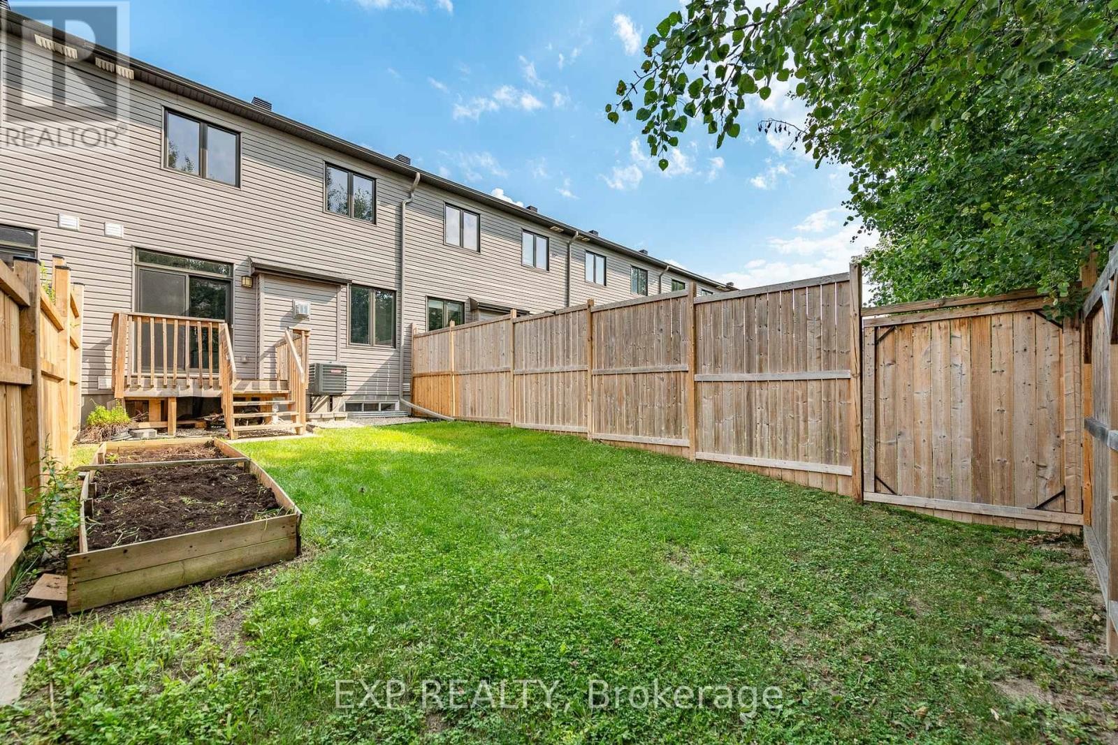 












241 KING STREET

,
Carleton Place,




Ontario
K7C1G3

