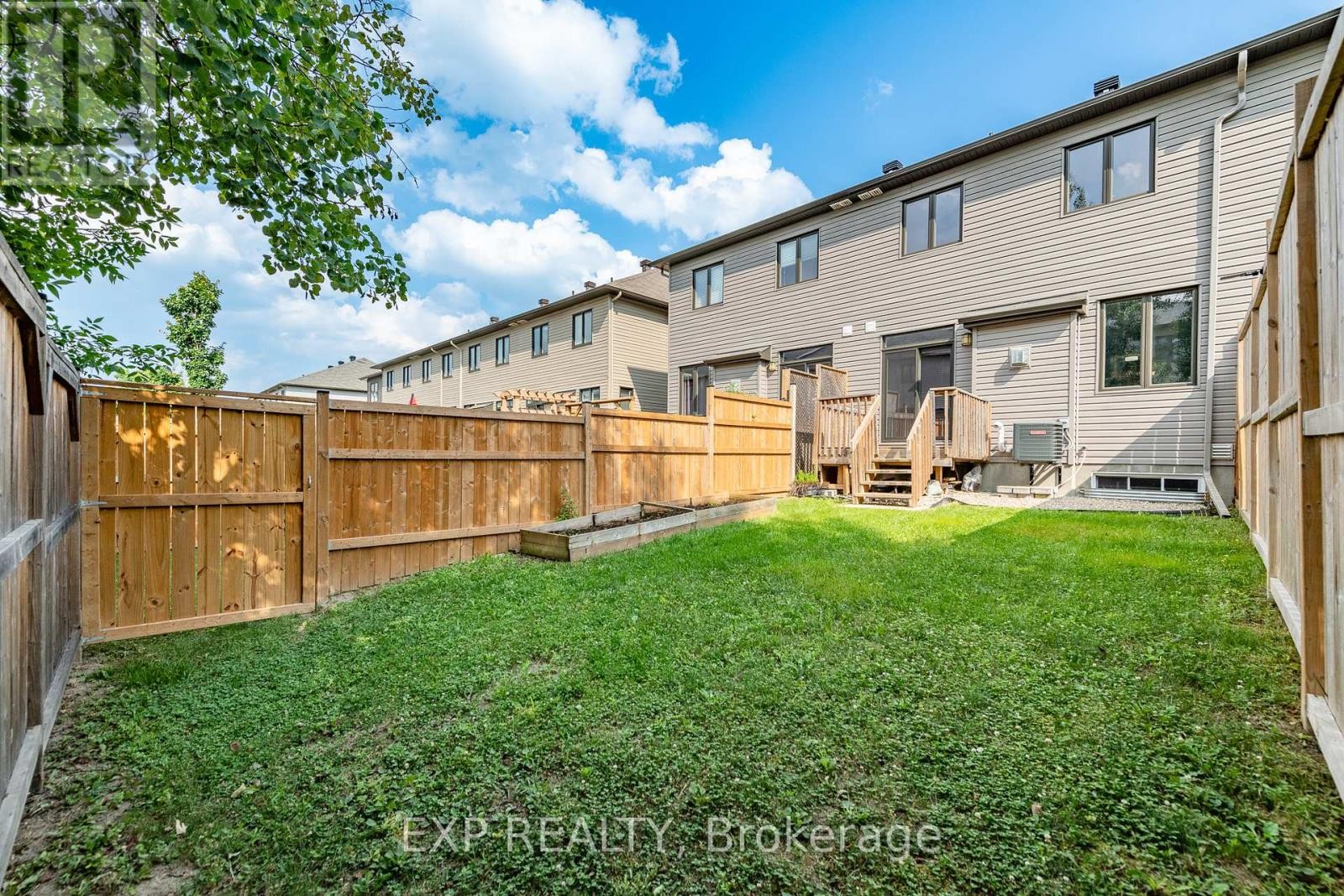 












241 KING STREET

,
Carleton Place,




Ontario
K7C1G3

