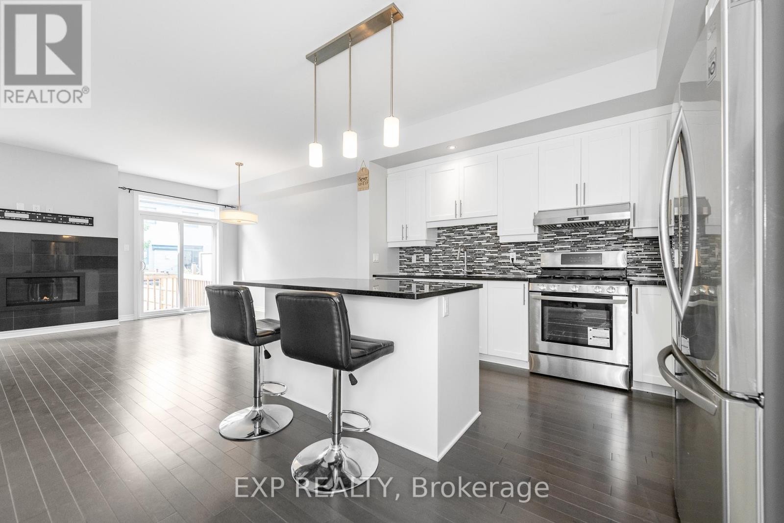 












241 KING STREET

,
Carleton Place,




Ontario
K7C1G3

