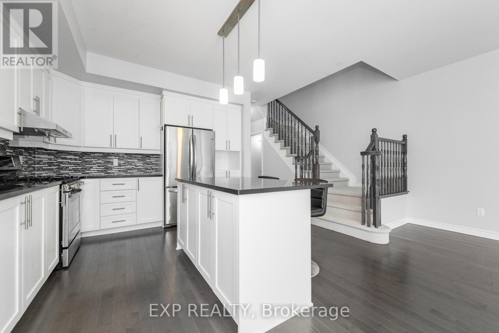 












241 KING STREET

,
Carleton Place,




Ontario
K7C1G3

