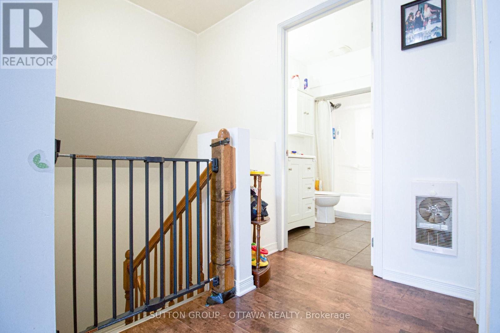 












309 CYR AVENUE

,
Ottawa,




Ontario
K1L7N6

