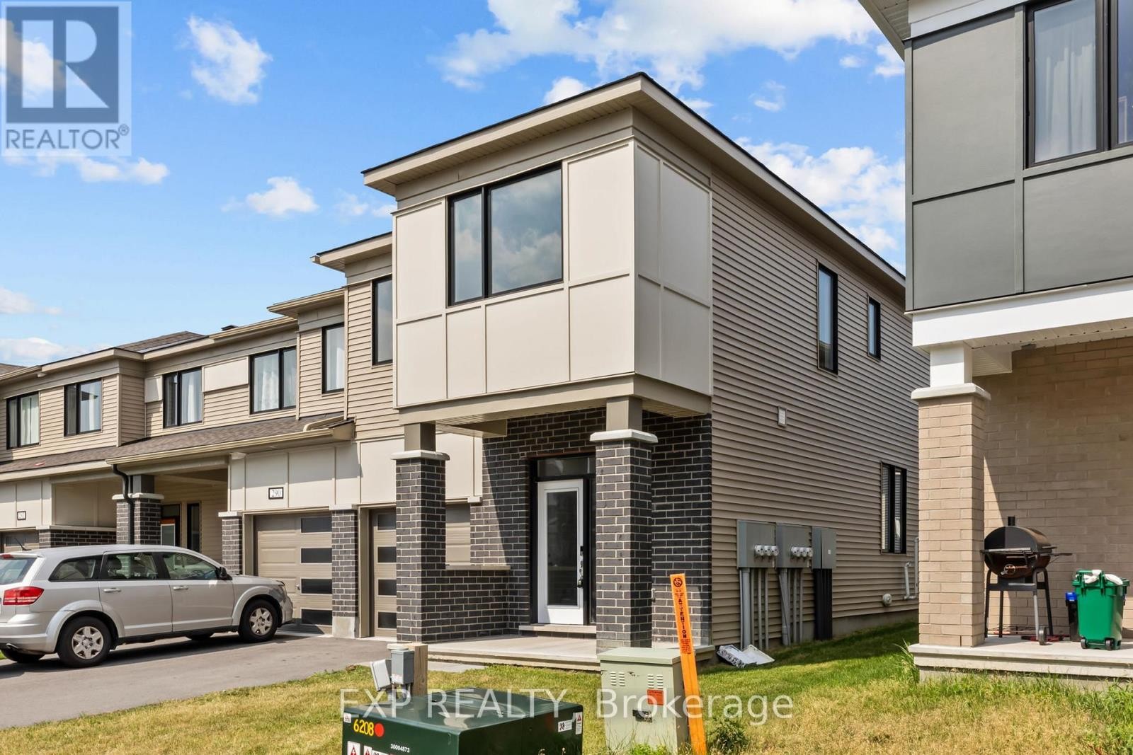 












288 BILLRIAN CRESCENT S

,
Ottawa,




Ontario
K2S3A4

