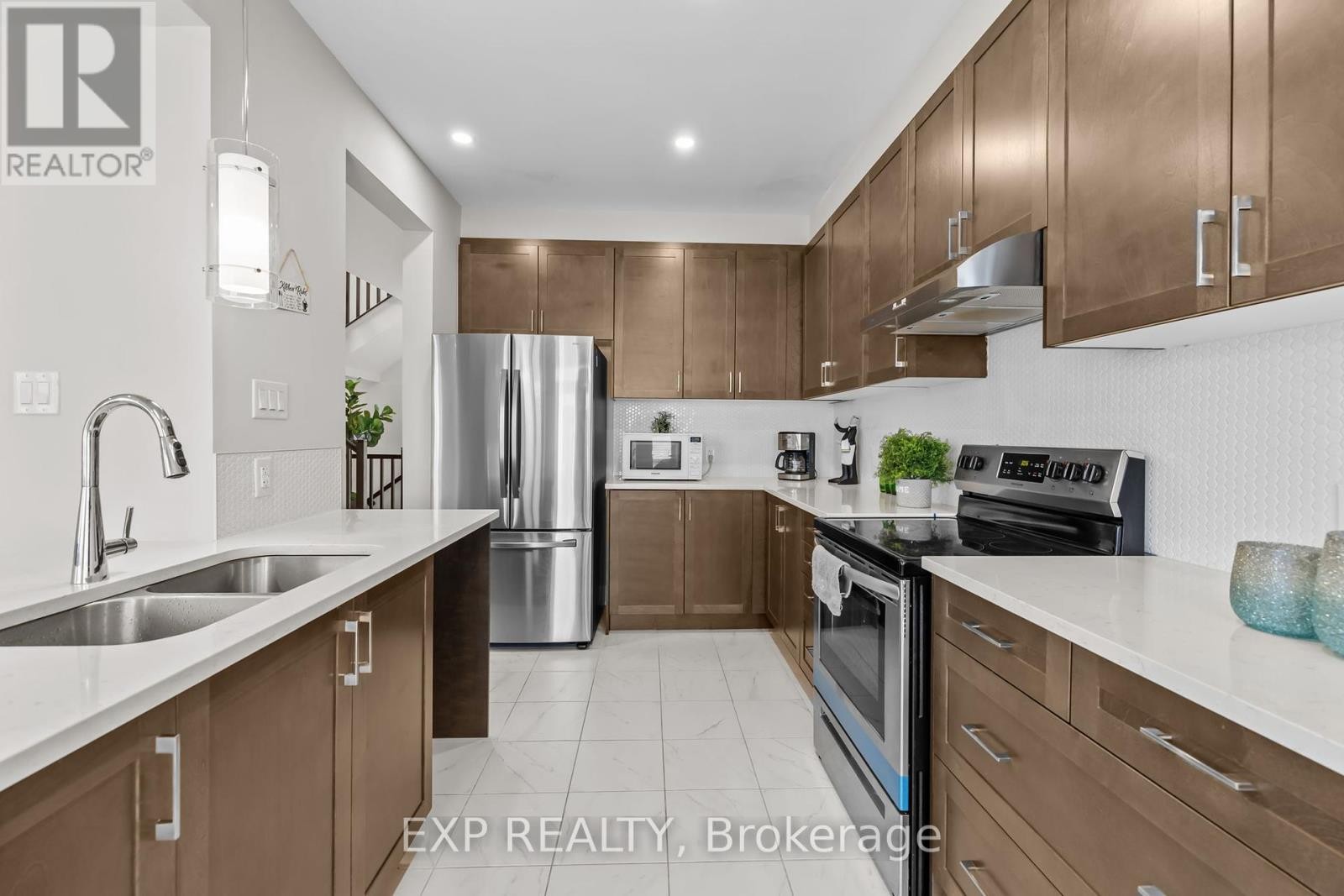 












288 BILLRIAN CRESCENT S

,
Ottawa,




Ontario
K2S3A4

