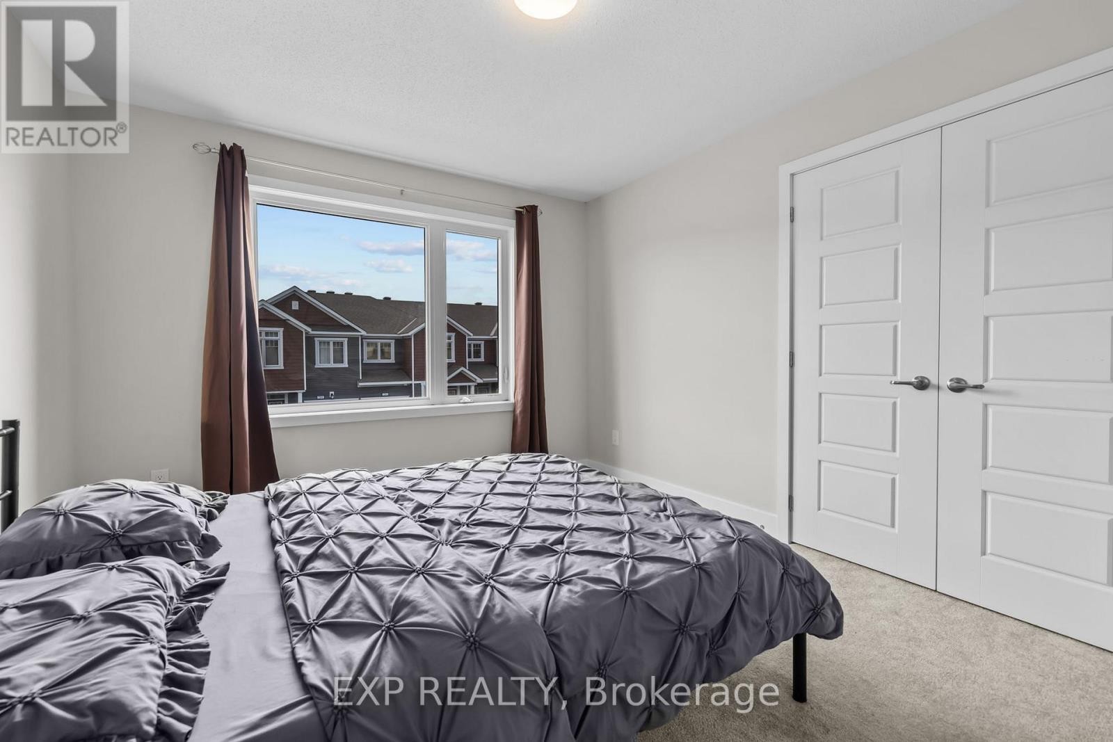 












288 BILLRIAN CRESCENT S

,
Ottawa,




Ontario
K2S3A4

