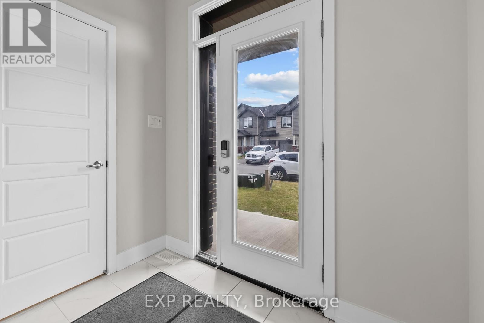 












288 BILLRIAN CRESCENT S

,
Ottawa,




Ontario
K2S3A4

