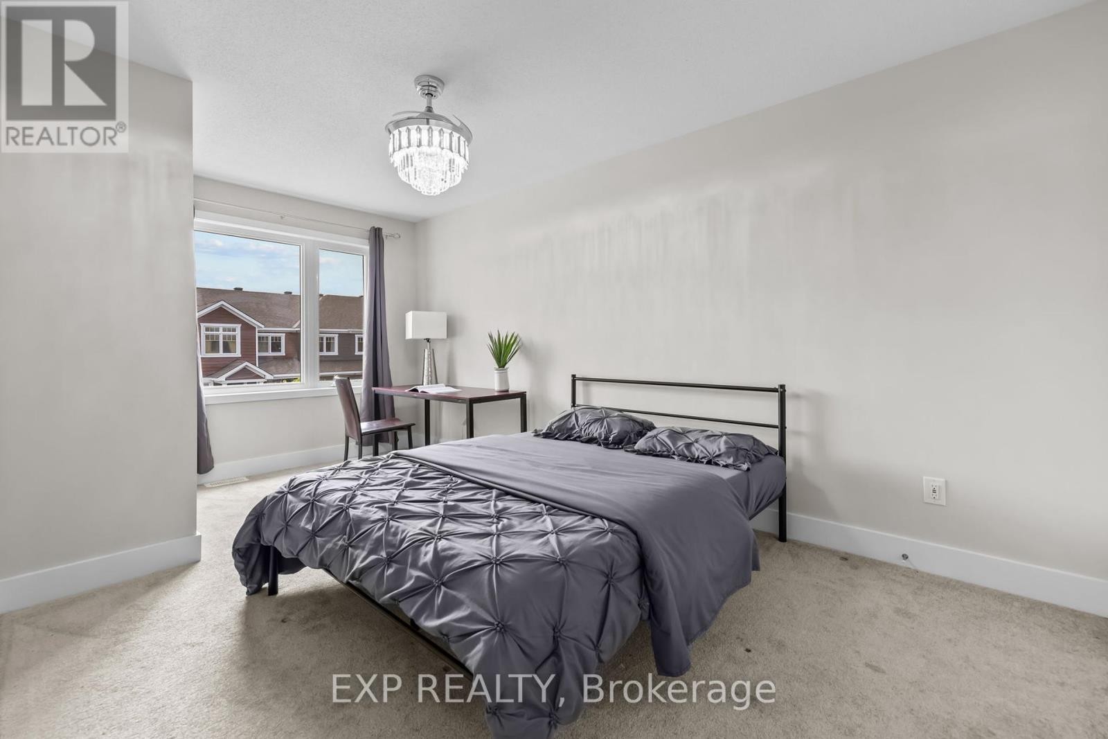 












288 BILLRIAN CRESCENT S

,
Ottawa,




Ontario
K2S3A4

