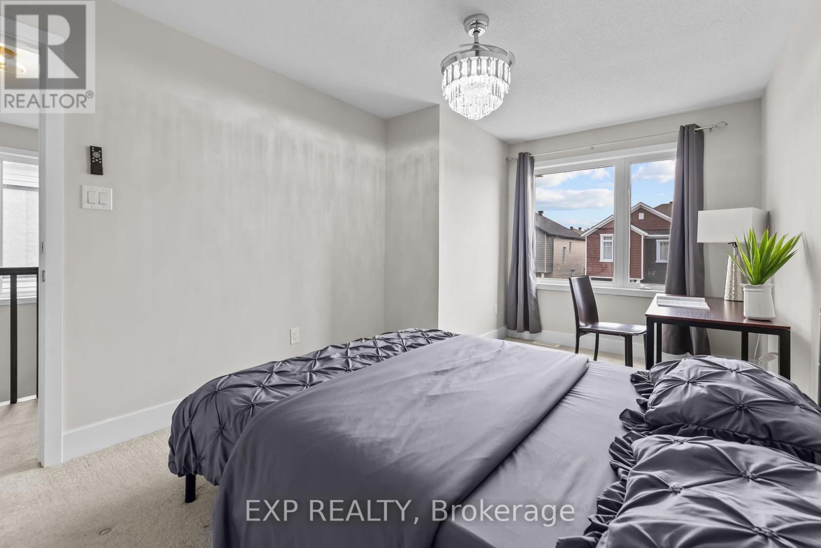 












288 BILLRIAN CRESCENT S

,
Ottawa,




Ontario
K2S3A4

