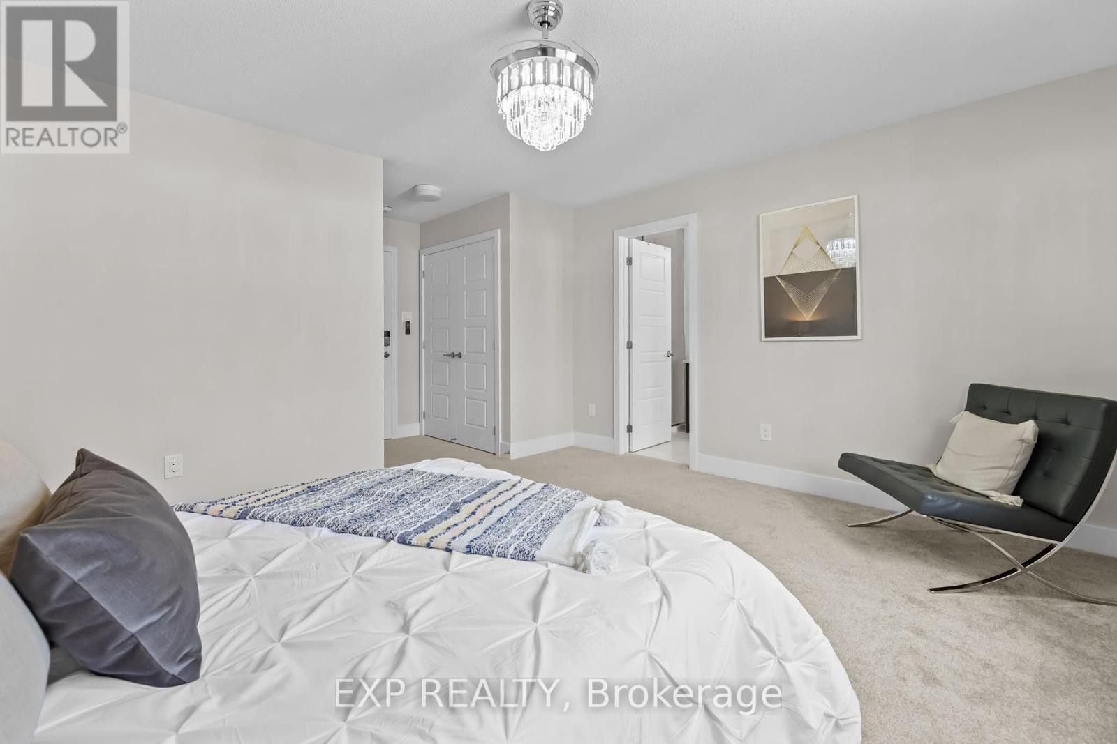 












288 BILLRIAN CRESCENT S

,
Ottawa,




Ontario
K2S3A4

