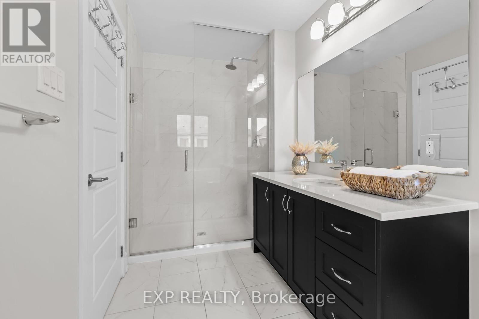 












288 BILLRIAN CRESCENT S

,
Ottawa,




Ontario
K2S3A4

