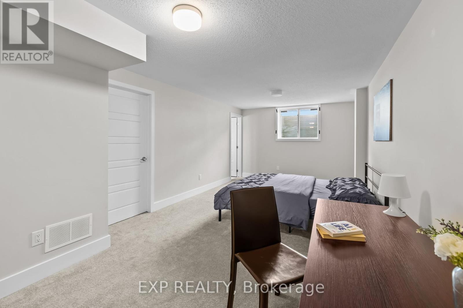 












288 BILLRIAN CRESCENT S

,
Ottawa,




Ontario
K2S3A4

