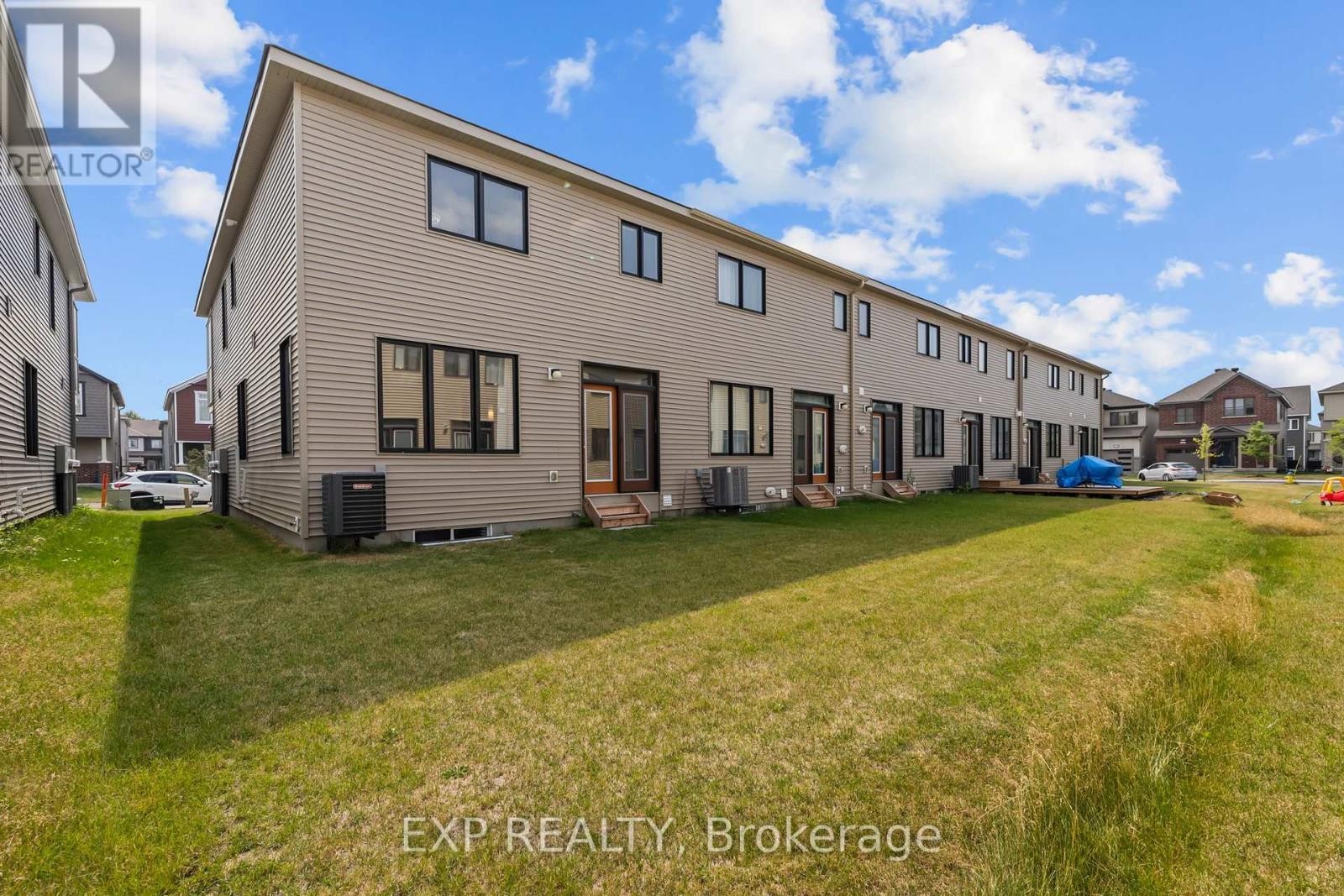 












288 BILLRIAN CRESCENT S

,
Ottawa,




Ontario
K2S3A4

