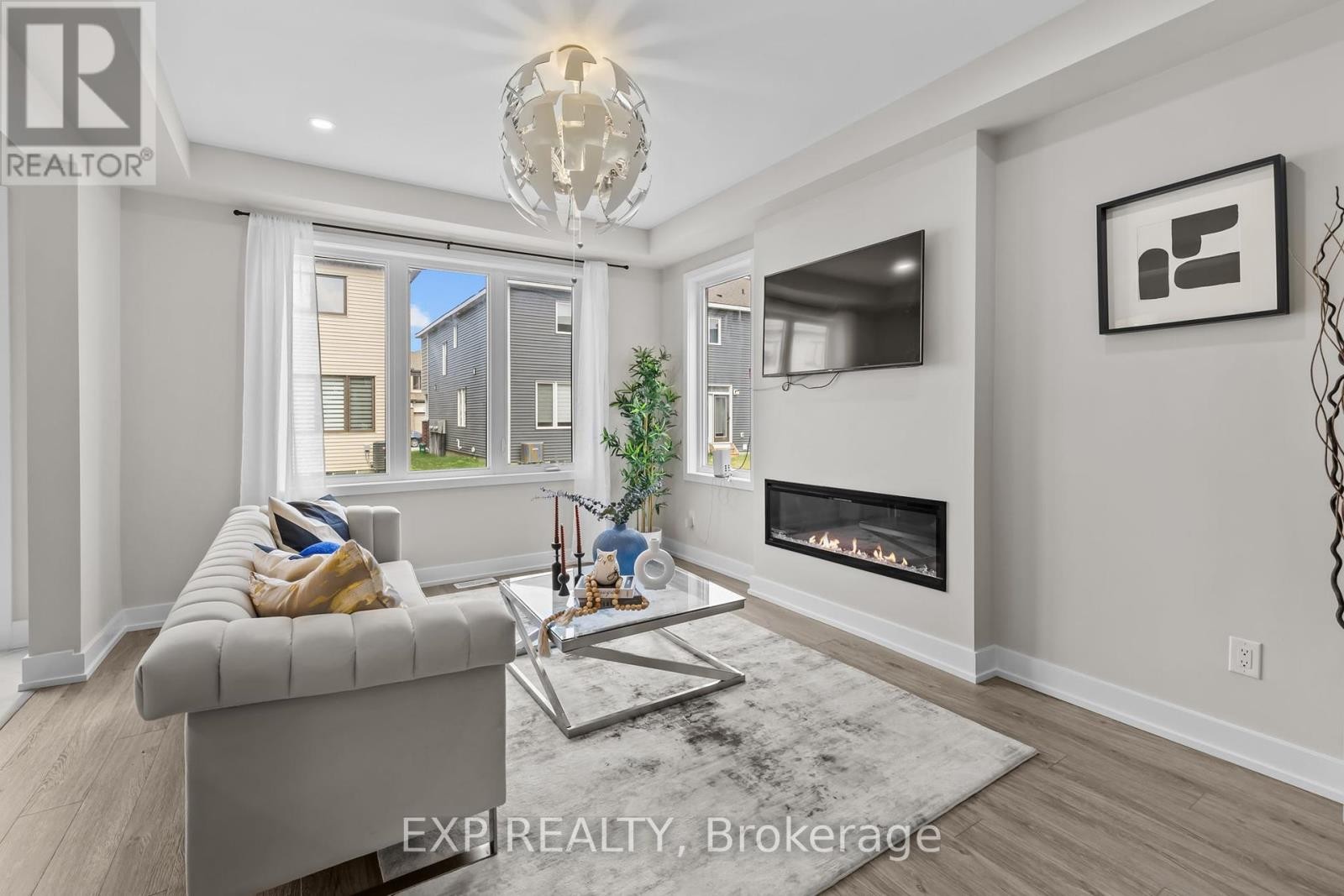 












288 BILLRIAN CRESCENT S

,
Ottawa,




Ontario
K2S3A4

