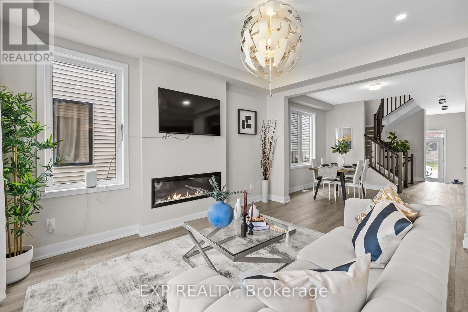 












288 BILLRIAN CRESCENT S

,
Ottawa,




Ontario
K2S3A4


