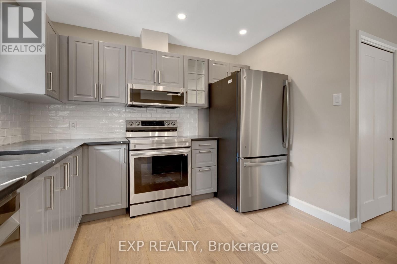 












1940 NORWOOD AVENUE

,
Ottawa,




Ontario
K1H5K6

