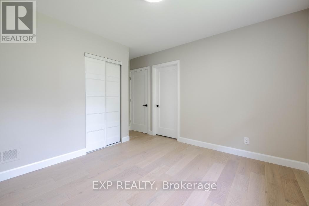 












1940 NORWOOD AVENUE

,
Ottawa,




Ontario
K1H5K6

