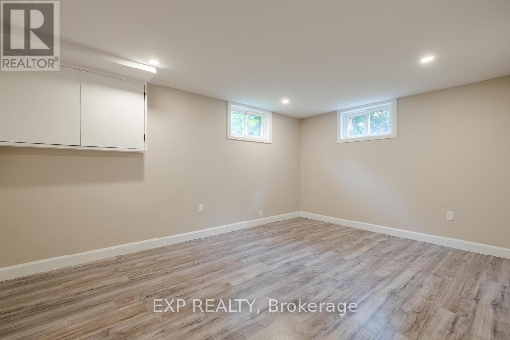 












1940 NORWOOD AVENUE

,
Ottawa,




Ontario
K1H5K6

